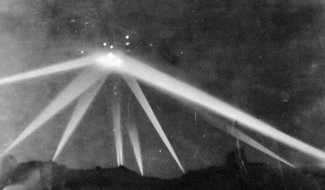 Are We Alone? Decoding the Top 10 Most Thrilling and Authentic UFO Encounters!